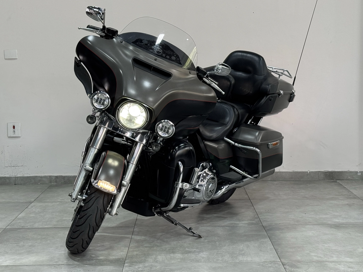 HARLEY - DAVIDSON ELECTRA GLIDE
